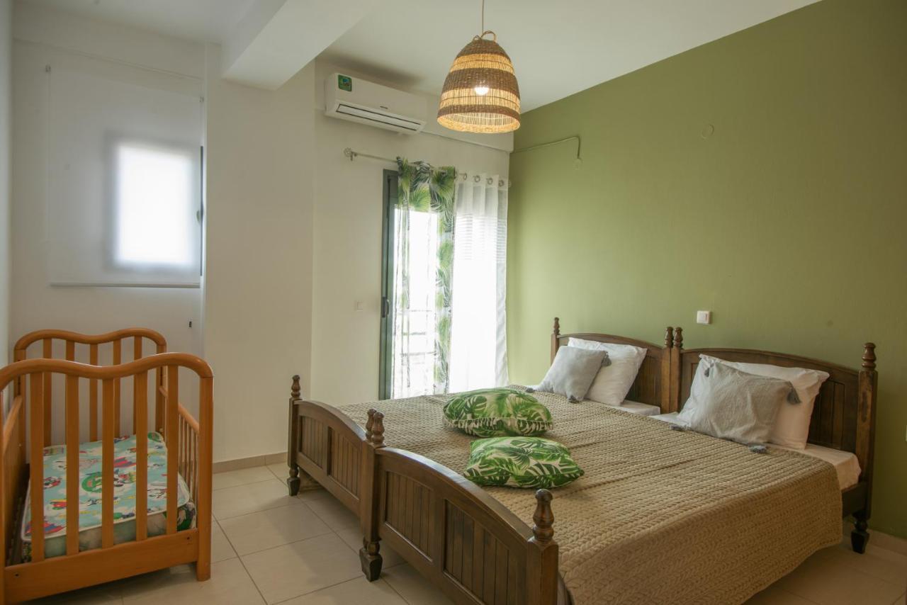 Chrisambelos Apartments Істрон Екстер'єр фото