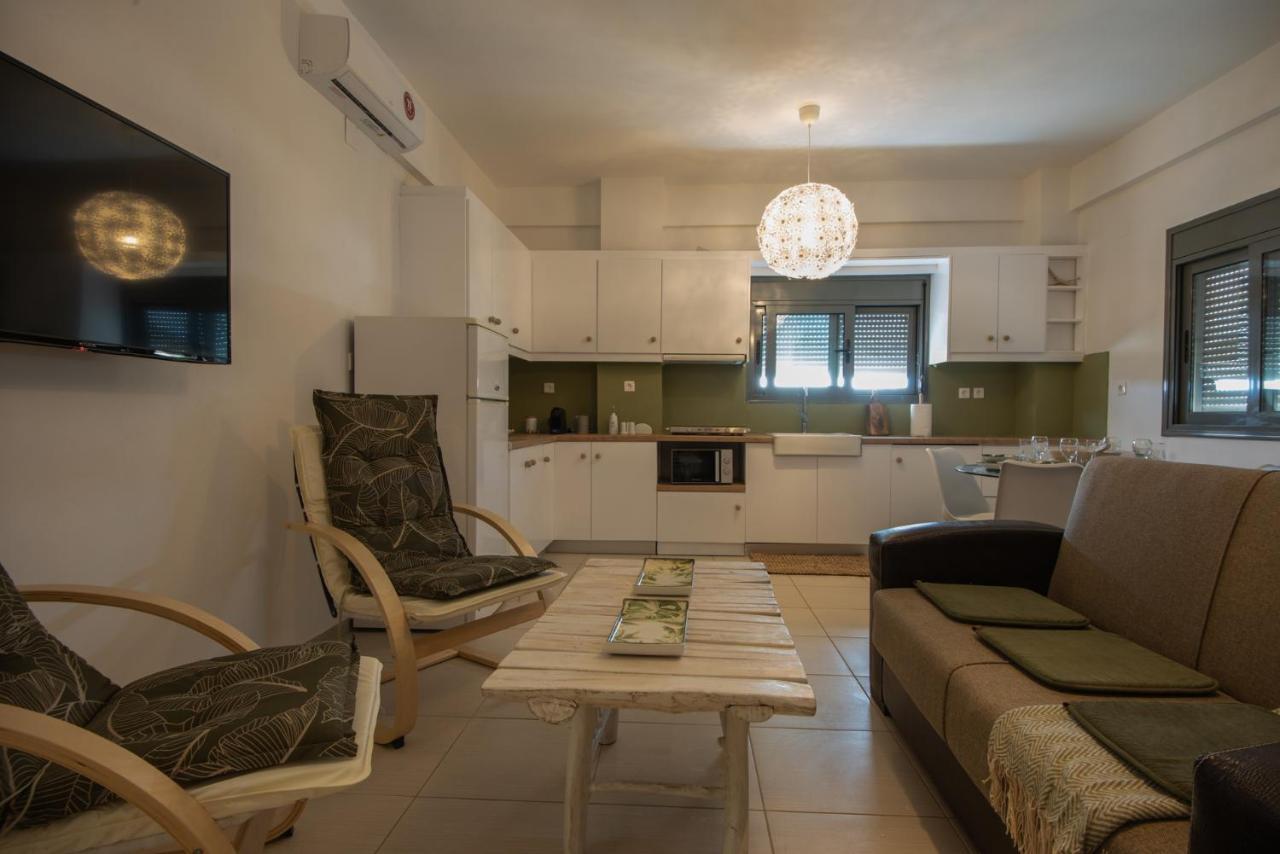 Chrisambelos Apartments Істрон Екстер'єр фото